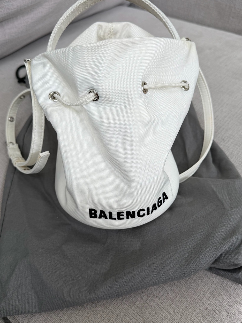 Balenciaga White Canvas Drawstring Bucket Bag with Black Logo - Picture 2 of 9